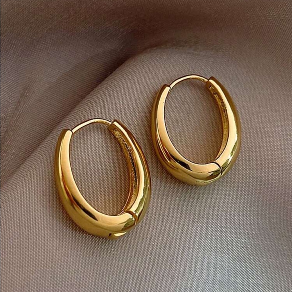Gold Tone Chunky TearDrop Hoop Earrings